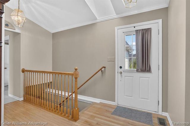 761 Knollwood Circle, South Lyon, MI 48178