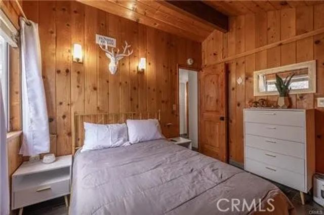 33417 CEDAR DR, Arrowbear, CA 92382