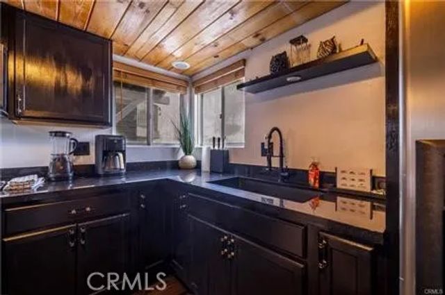 33417 CEDAR DR, Arrowbear, CA 92382