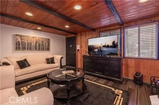 33417 CEDAR DR, Arrowbear, CA 92382