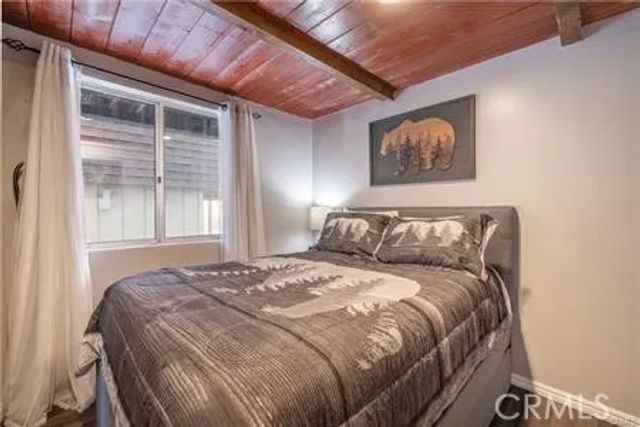33417 CEDAR DR, Arrowbear, CA 92382
