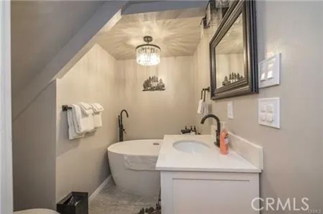 33417 CEDAR DR, Arrowbear, CA 92382