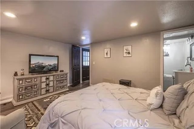 33417 CEDAR DR, Arrowbear, CA 92382