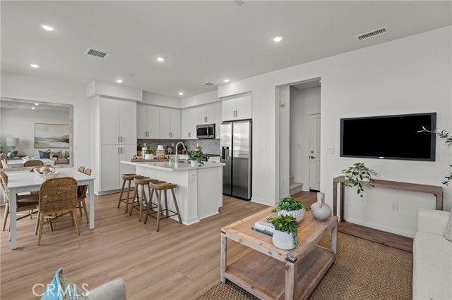 3679 W S. Eichler Paseo 11, Ontario, CA 91761