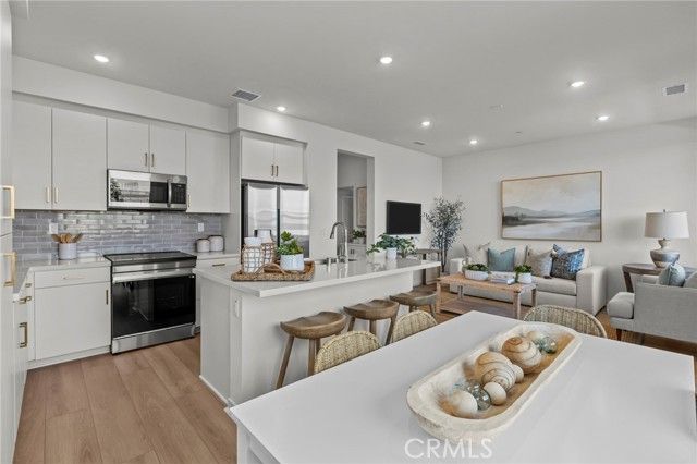 3679 W S. Eichler Paseo 11, Ontario, CA 91761