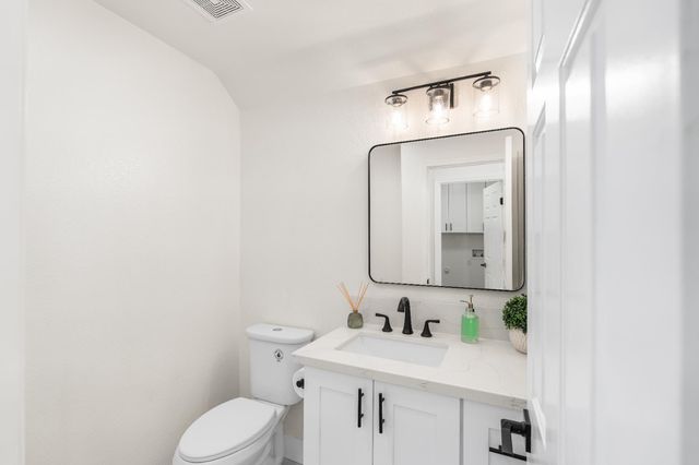 5329 Wesley Rd, Rocklin, CA 95765