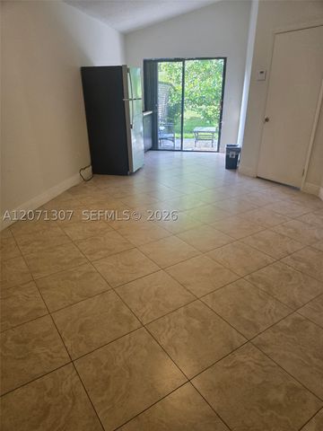 818 E Palm Run Dr, North Lauderdale, FL 33068