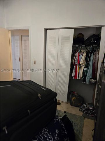 818 E Palm Run Dr, North Lauderdale, FL 33068