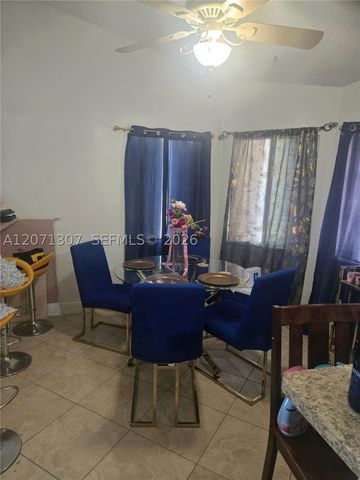 818 E Palm Run Dr, North Lauderdale, FL 33068