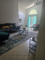818 E Palm Run Dr, North Lauderdale, FL 33068