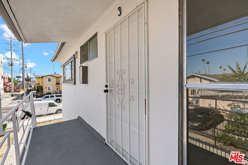 315 W 65th Street, Los Angeles, CA 90003 — photo 4