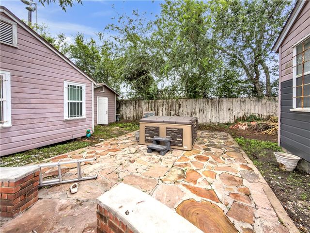 3238 Up River Rd, Corpus Christi, TX 78408