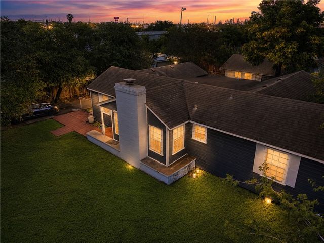 3238 Up River Rd, Corpus Christi, TX 78408