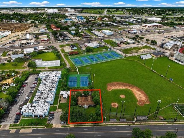 3238 Up River Rd, Corpus Christi, TX 78408