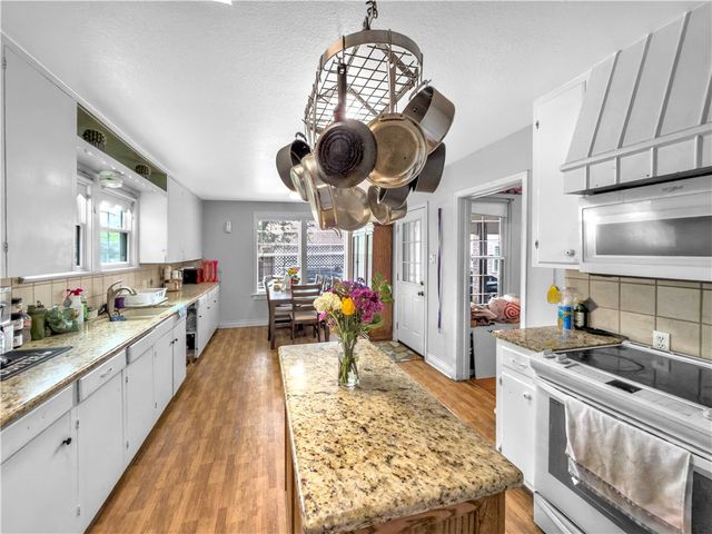 3238 Up River Rd, Corpus Christi, TX 78408