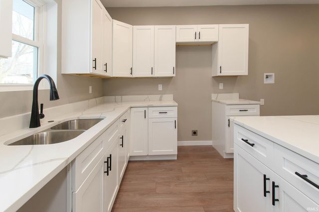 302 W Canal Street, Peru, IN 46970