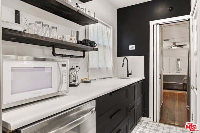 5902 Lemp Avenue, North Hollywood (los Angeles), CA 91601