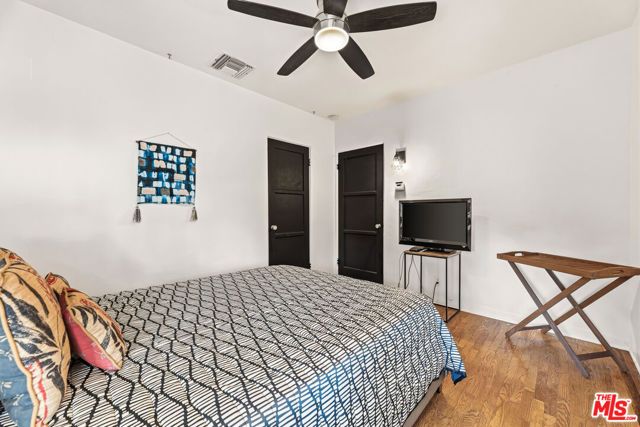 5902 Lemp Avenue, North Hollywood (los Angeles), CA 91601
