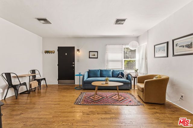 5902 Lemp Avenue, North Hollywood (los Angeles), CA 91601