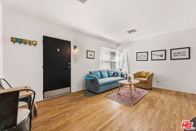 5902 Lemp Avenue, North Hollywood (los Angeles), CA 91601
