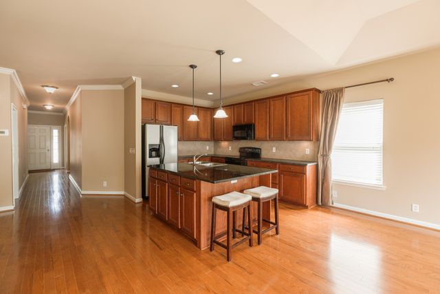 3006 Auld Tatty Dr, Spring Hill, TN 37174