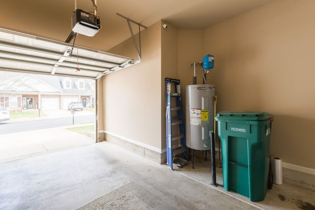 3006 Auld Tatty Dr, Spring Hill, TN 37174