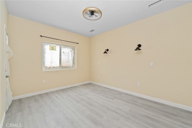 15688 Kingswood, Victorville, CA 92392