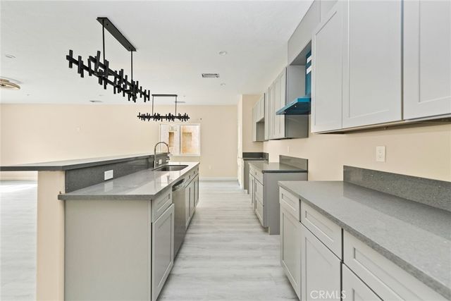 15688 Kingswood, Victorville, CA 92392