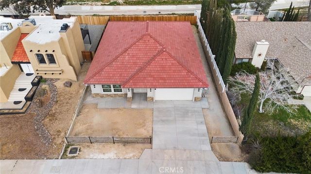 15688 Kingswood, Victorville, CA 92392