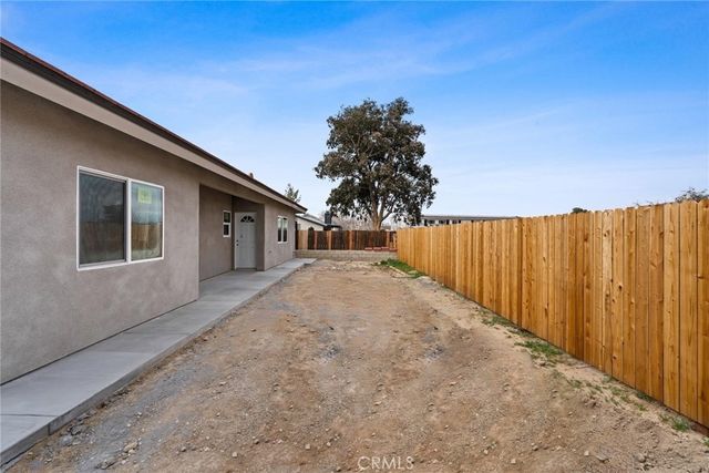 15688 Kingswood, Victorville, CA 92392