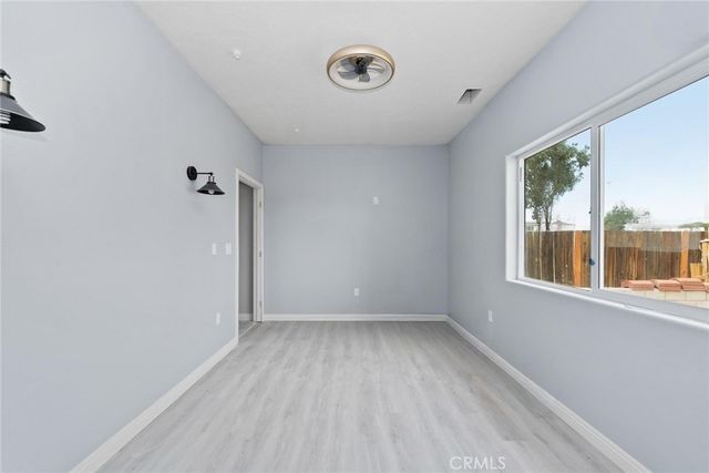 15688 Kingswood, Victorville, CA 92392