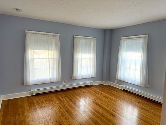 63 Maple Ave 1, Shrewsbury, MA 01545