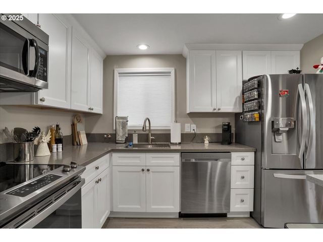 1740 JANSEN Way, Woodburn, OR 97071