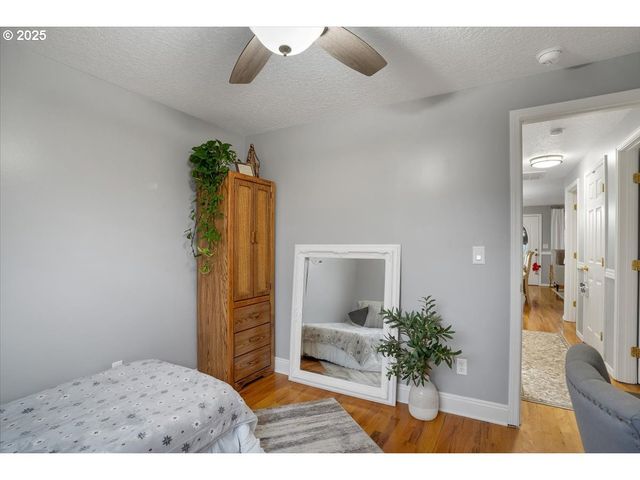 1740 JANSEN Way, Woodburn, OR 97071