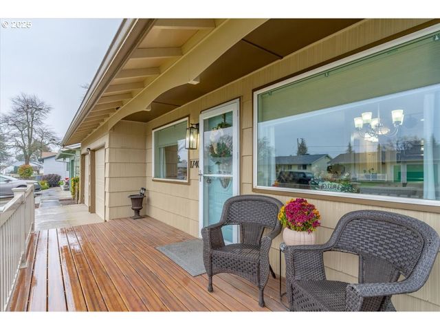 1740 JANSEN Way, Woodburn, OR 97071