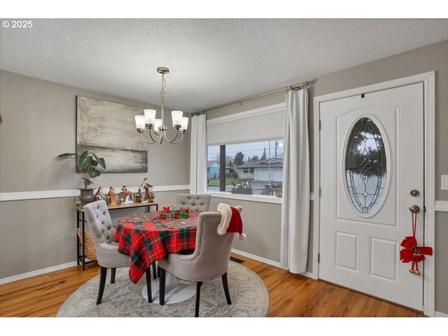 1740 JANSEN Way, Woodburn, OR 97071