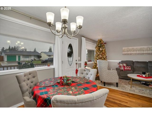 1740 JANSEN Way, Woodburn, OR 97071