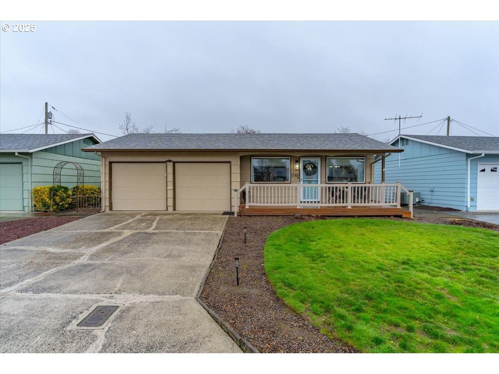 1740 JANSEN Way, Woodburn, OR 97071