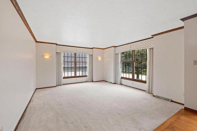 3560 HIGHLAND CENTER DRIVE, Green Bay, WI 54311
