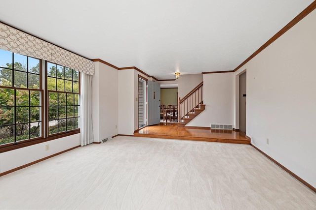 3560 HIGHLAND CENTER DRIVE, Green Bay, WI 54311
