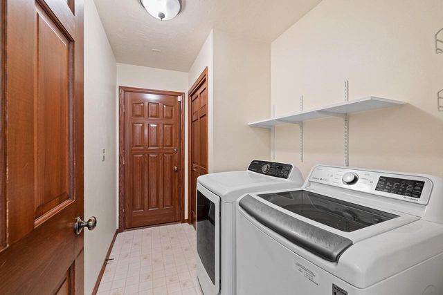 3560 HIGHLAND CENTER DRIVE, Green Bay, WI 54311