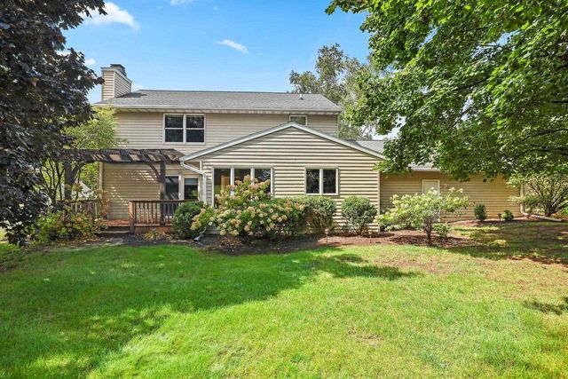3560 HIGHLAND CENTER DRIVE, Green Bay, WI 54311