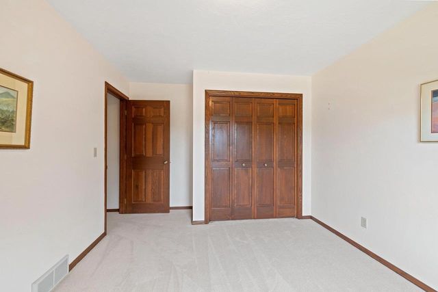 3560 HIGHLAND CENTER DRIVE, Green Bay, WI 54311
