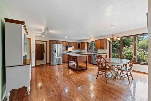 3560 HIGHLAND CENTER DRIVE, Green Bay, WI 54311