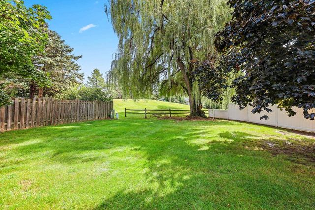 3560 HIGHLAND CENTER DRIVE, Green Bay, WI 54311