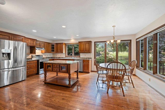 3560 HIGHLAND CENTER DRIVE, Green Bay, WI 54311
