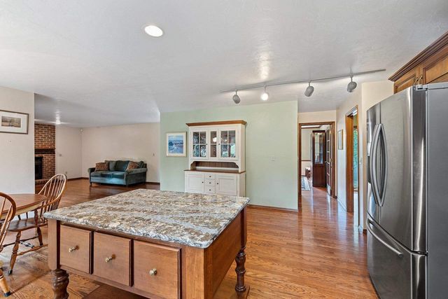 3560 HIGHLAND CENTER DRIVE, Green Bay, WI 54311