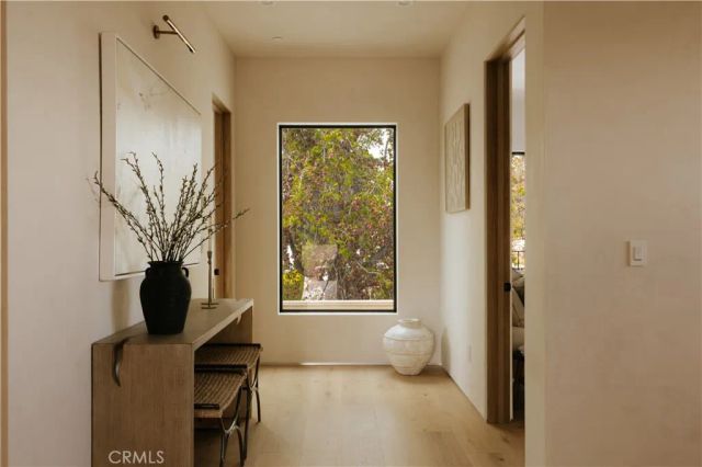 14032 Hartsook, Sherman Oaks, CA 91423