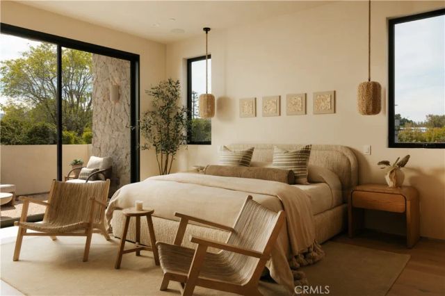 14032 Hartsook, Sherman Oaks, CA 91423