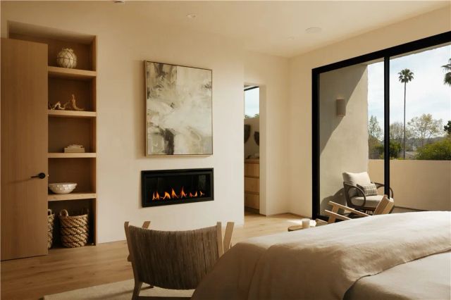14032 Hartsook, Sherman Oaks, CA 91423
